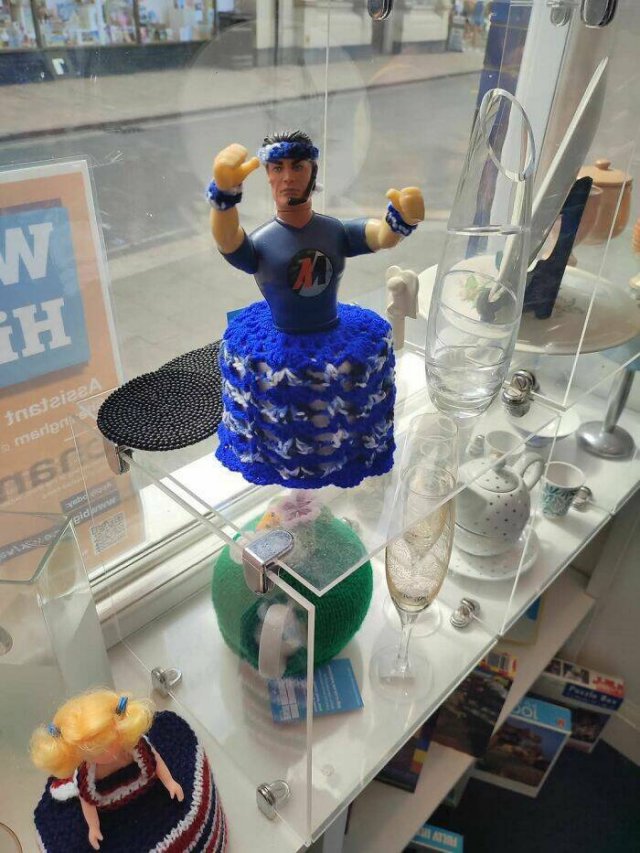 Weird Finds In Thrift Shops (24 pics)
