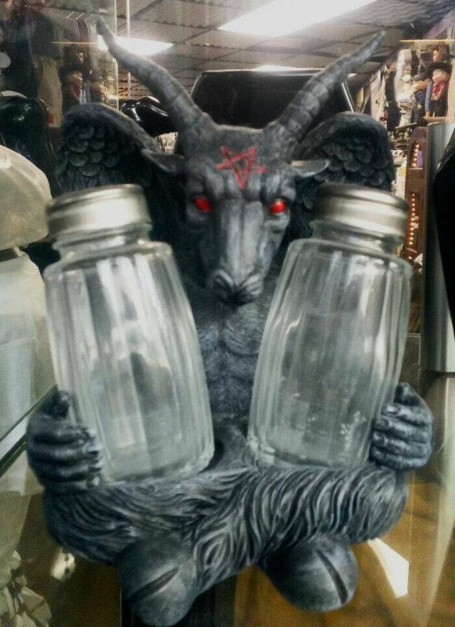 Weird Finds In Thrift Shops (24 pics)