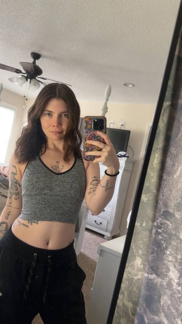 Selfie Girls (47 pics)