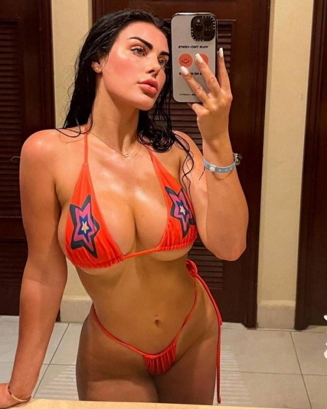 Selfie Girls (47 pics)