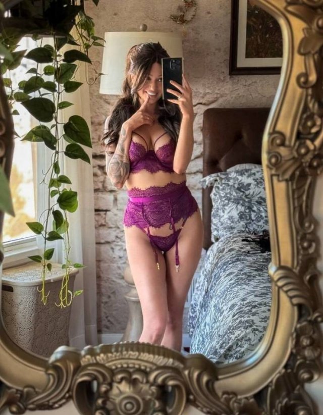 Selfie Girls (47 pics)