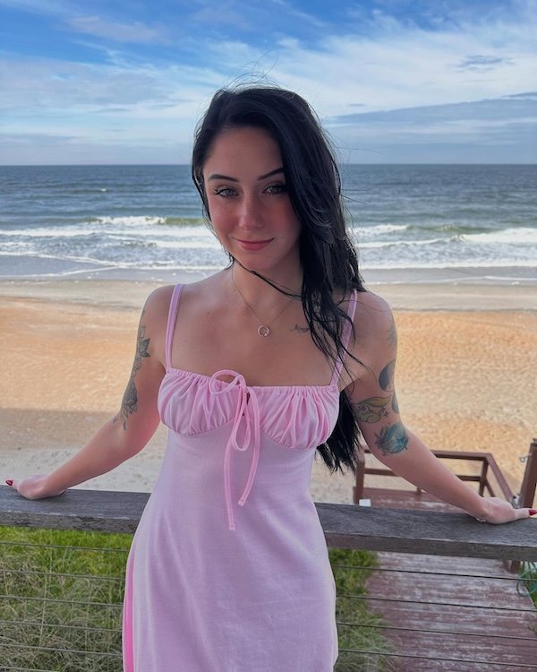 Girls In Sundresses (33 pics)