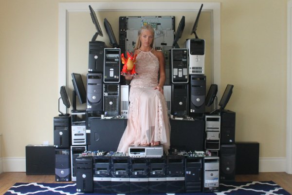 What Is Going On Here? (29 pics)