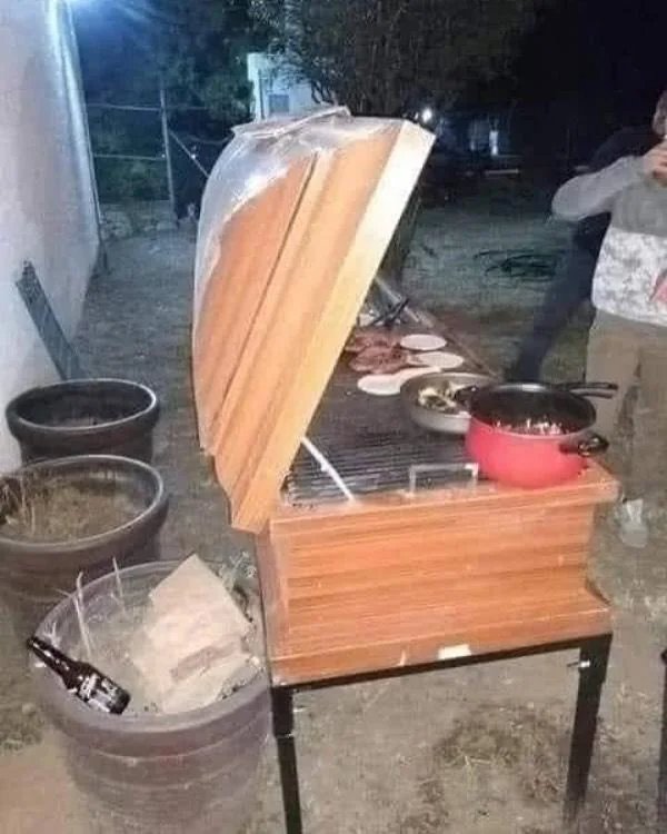 What Is Going On Here? (29 pics)