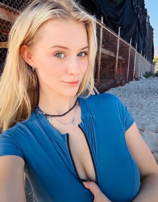 Cute Girls (48 pics)