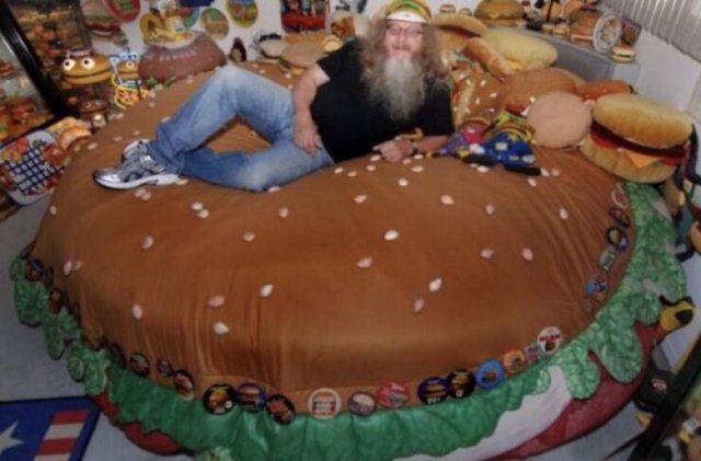 What Is Going On Here? (19 pics)
