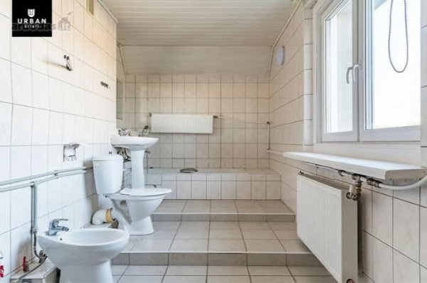 Weird Real Estate Listings (25 pics)
