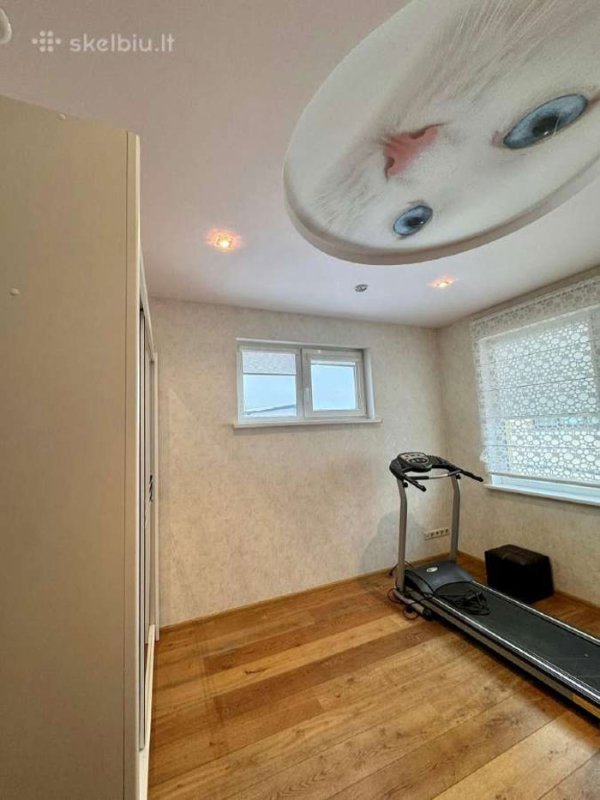 Weird Real Estate Listings (25 pics)
