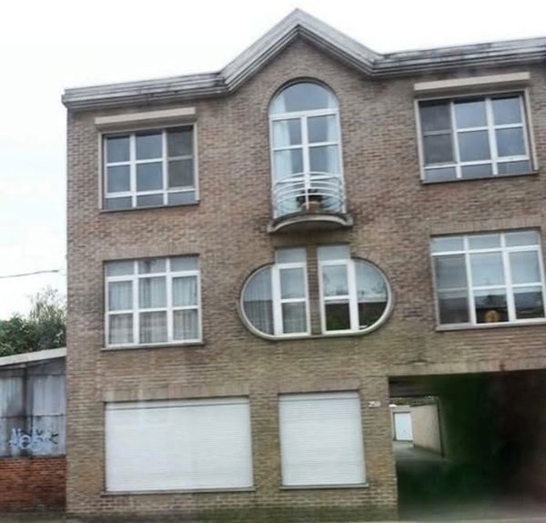 Weird Real Estate Listings (25 pics)