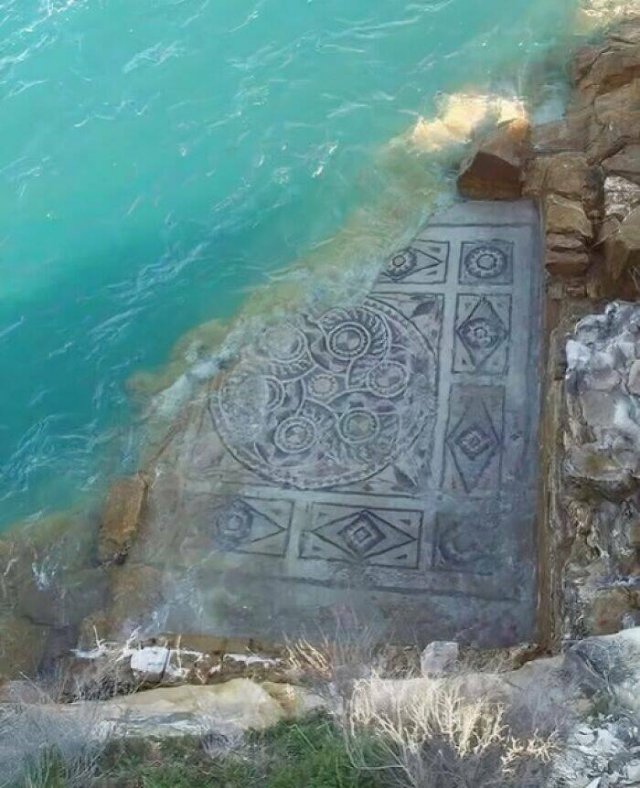 Incredible Ancient Finds (24 pics)