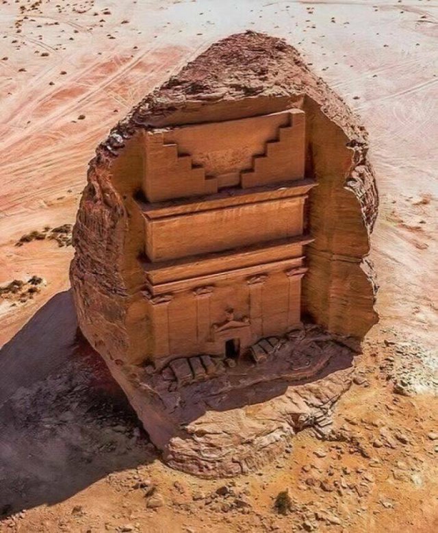Incredible Ancient Finds (24 pics)