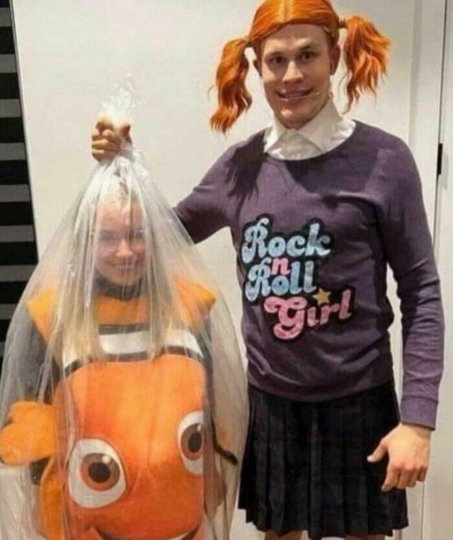 What Is Going On Here? (20 pics)