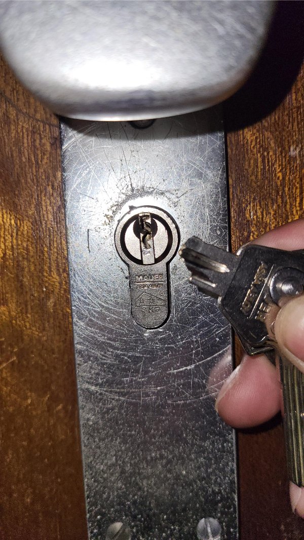 Bad Days Happen (24 pics)