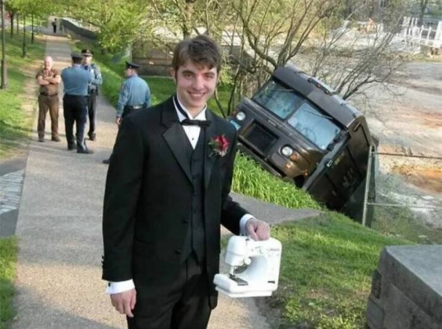 What Is Going On Here? (24 pics)