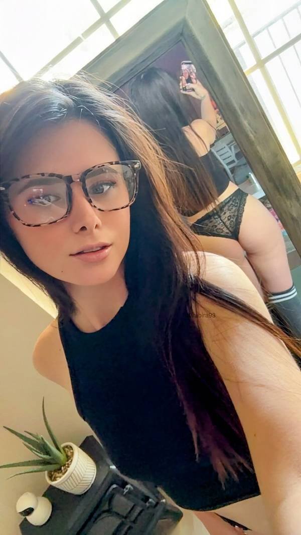 Selfie Girls (47 pics)