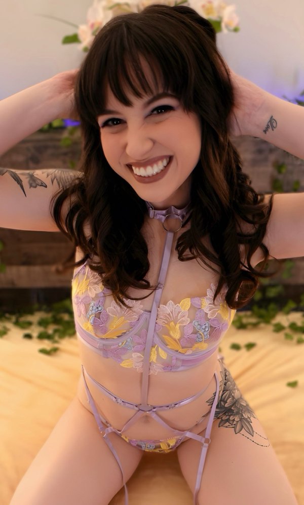 Girls In Lingerie (31 pics)