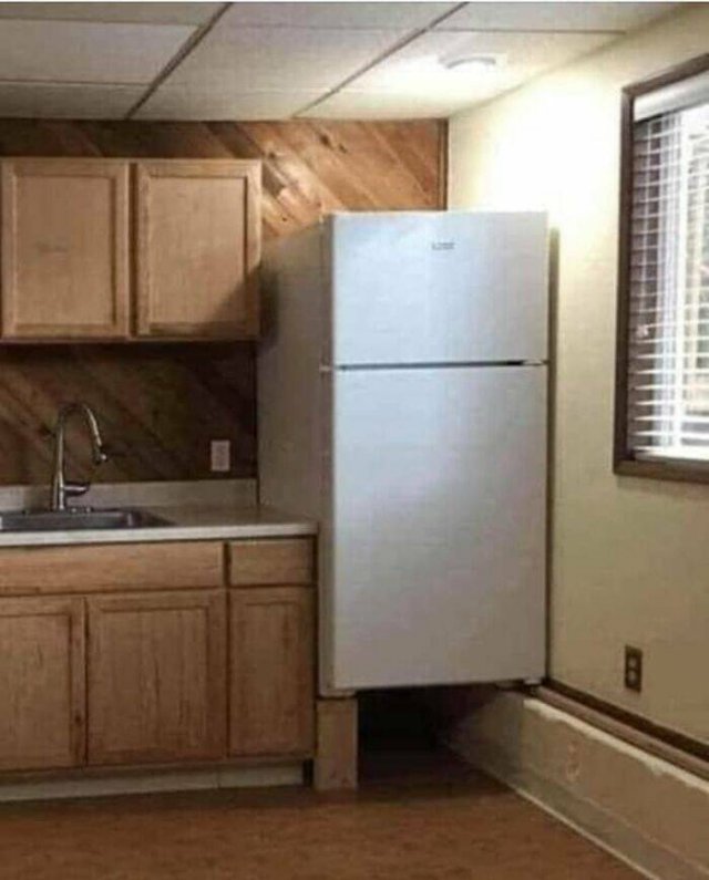 Strange Real Estate (24 pics)