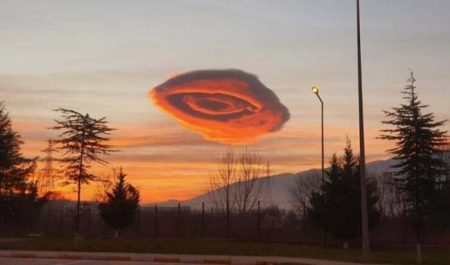 Unusual Photos From Around The World (19 pics)