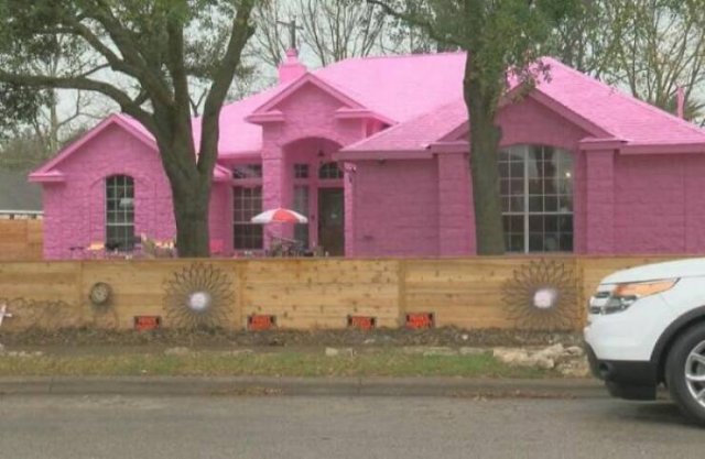 Strange Real Estate (24 pics)
