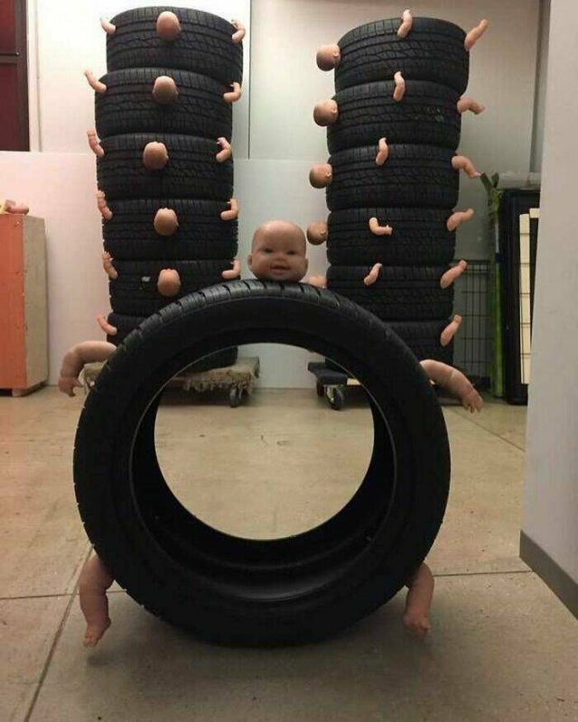 What Is Going On Here? (24 pics)