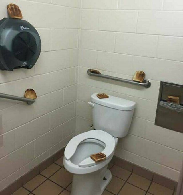 What Is Going On Here? (24 pics)
