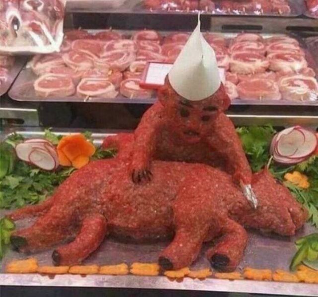 What Is Going On Here? (24 pics)