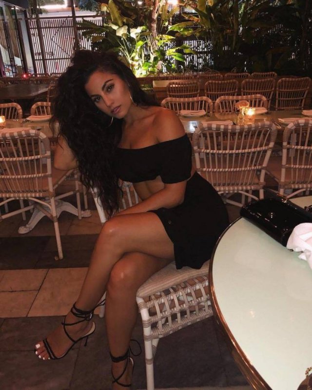 Slim Girls (44 pics)