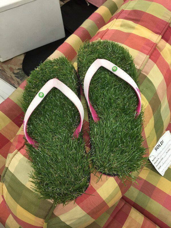 Weird Finds In Thrift Shops (23 pics)