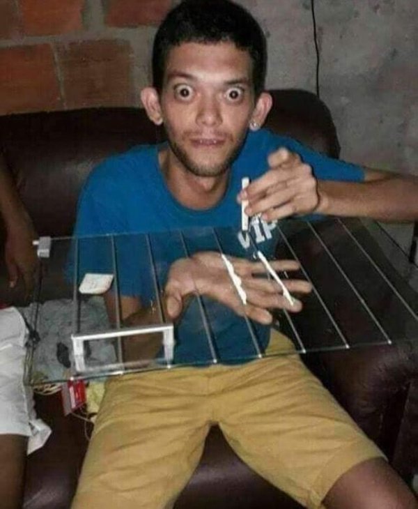 What Is Going On Here? (24 pics)