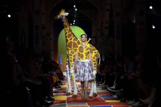 Weird Fashion (16 pics)