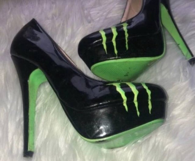 Weird Fashion (16 pics)