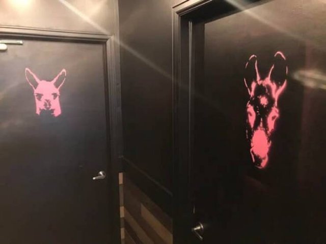 Hilarious Signs In Restrooms (17 pics)