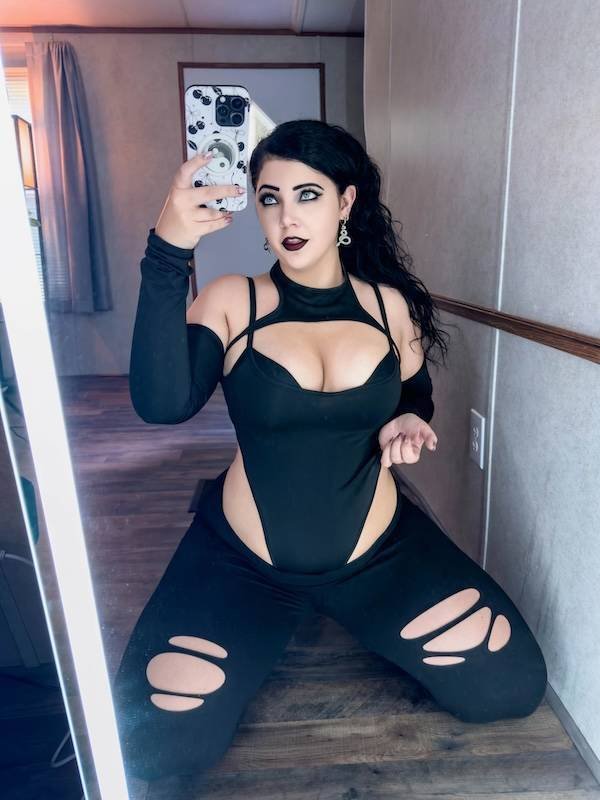 Selfie Girls (30 pics)