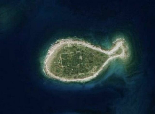 Unusual Finds On Google Maps (24 pics)