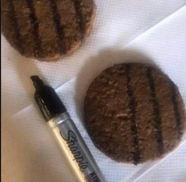 What Is Going On Here? (28 pics)
