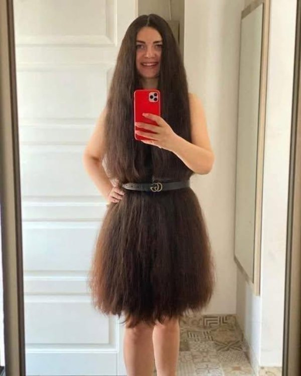 What Is Going On Here? (28 pics)