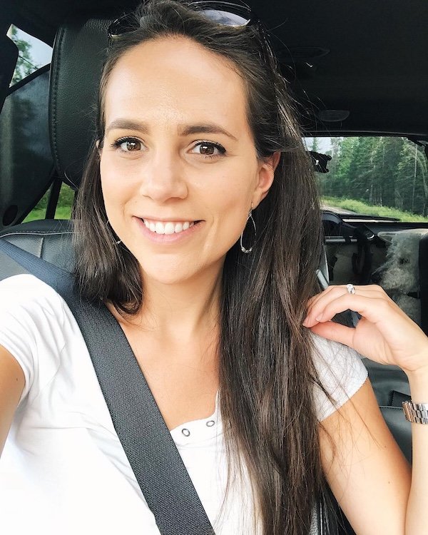 Girls In Cars (23 pics)