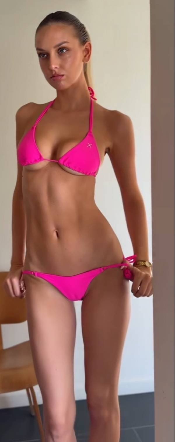 Slim Girls (32 pics)
