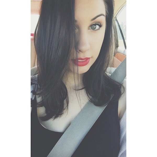 Girls In Cars (23 pics)