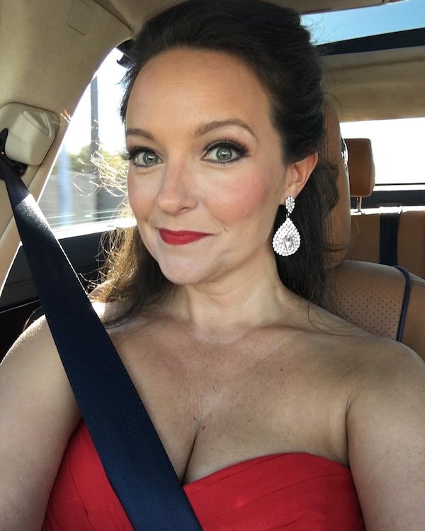 Girls In Cars (23 pics)