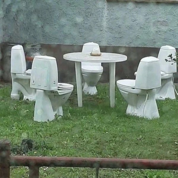 What Is Going On Here? (31 pics)