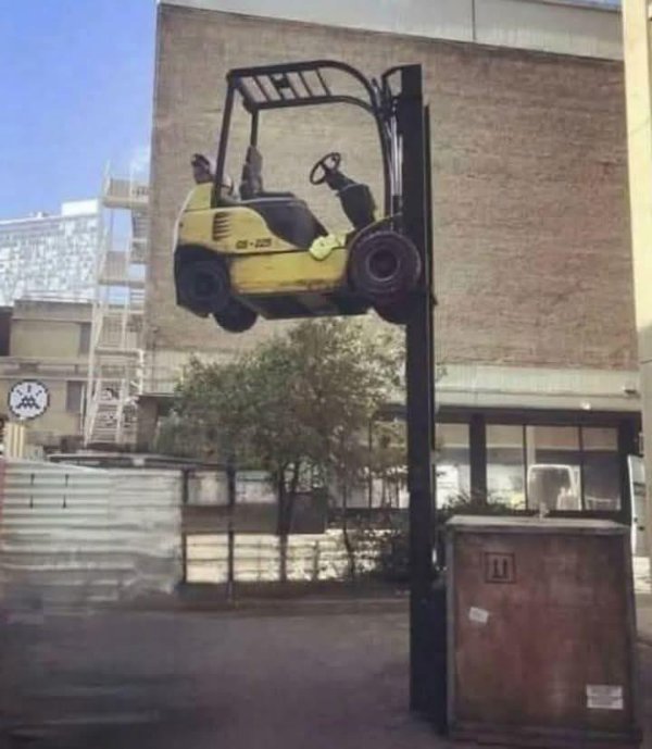 What Is Going On Here? (31 pics)