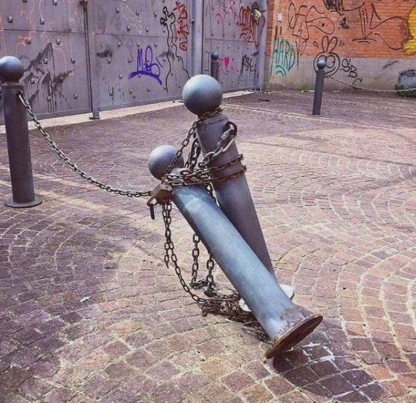 What Is Going On Here? (31 pics)