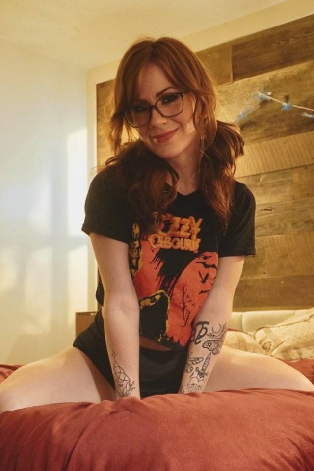 Girls In Glasses (36 pics)