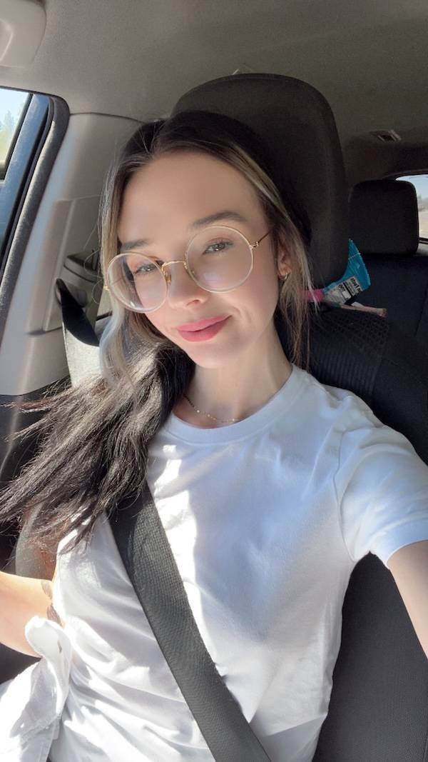Girls In Glasses (36 pics)