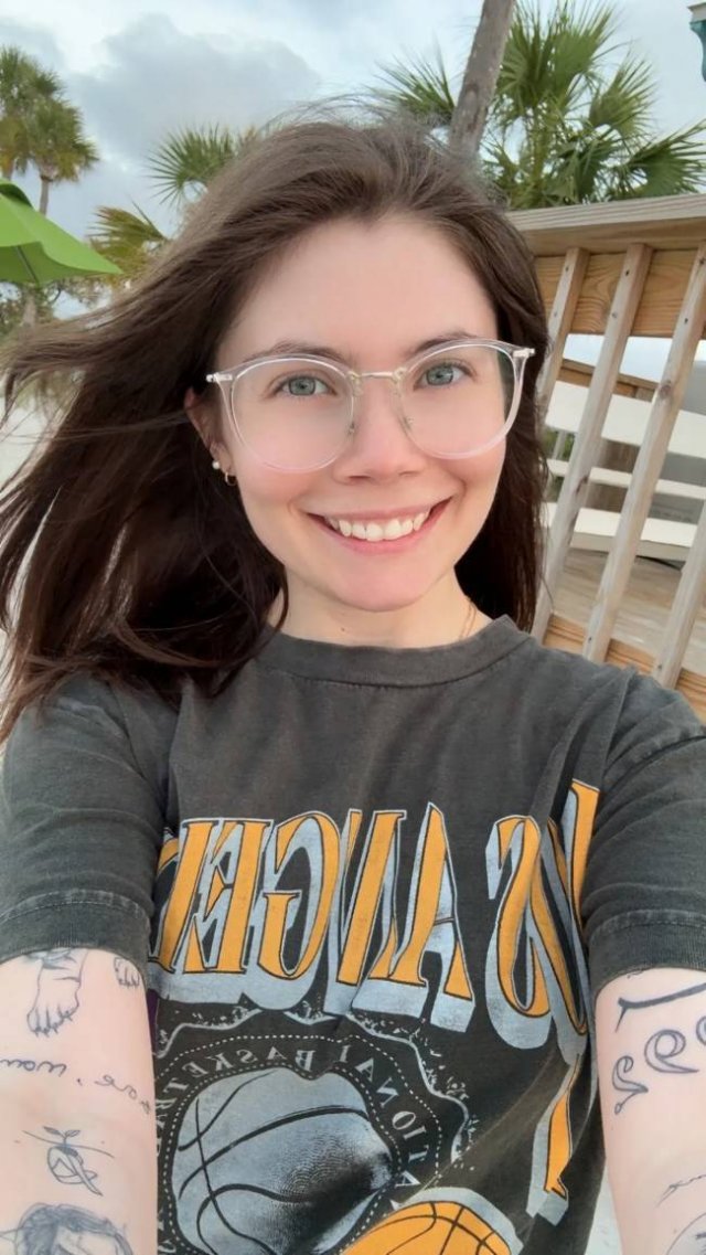 Girls In Glasses (36 pics)