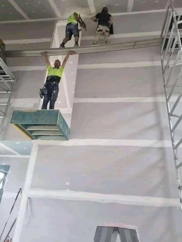 Hilarious Work Photos (26 pics)
