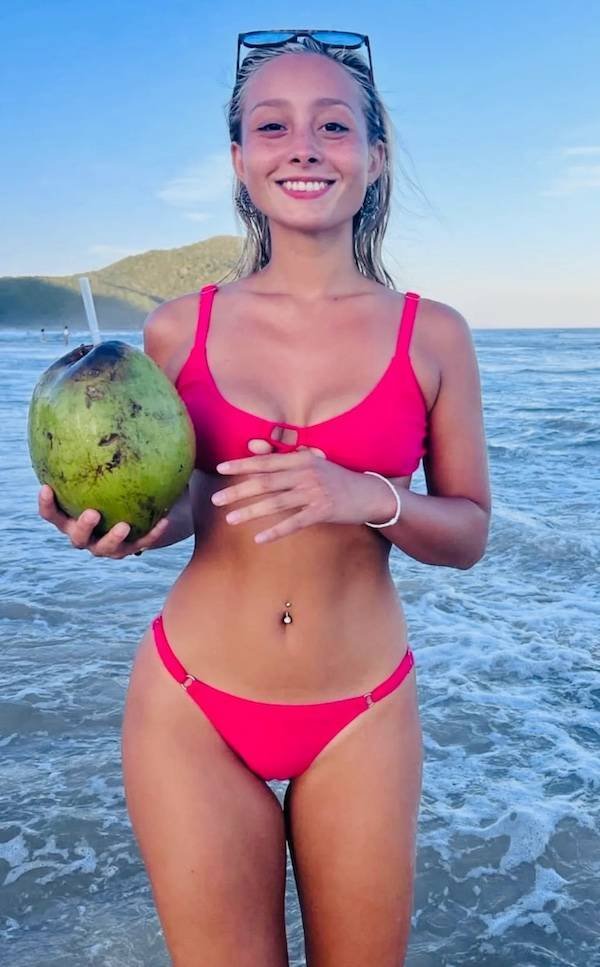 Bikini Girls (48 pics)