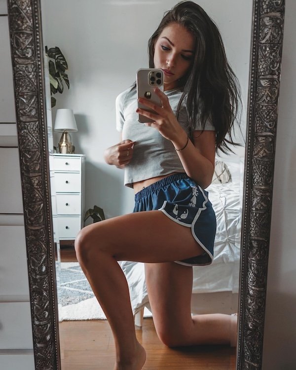 Girls In Pajamas (31 pics)