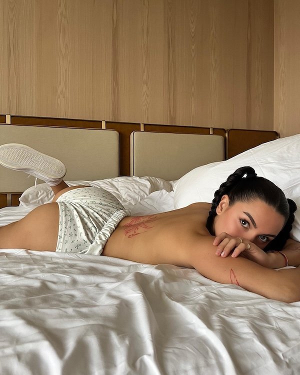 Girls In Pajamas (31 pics)
